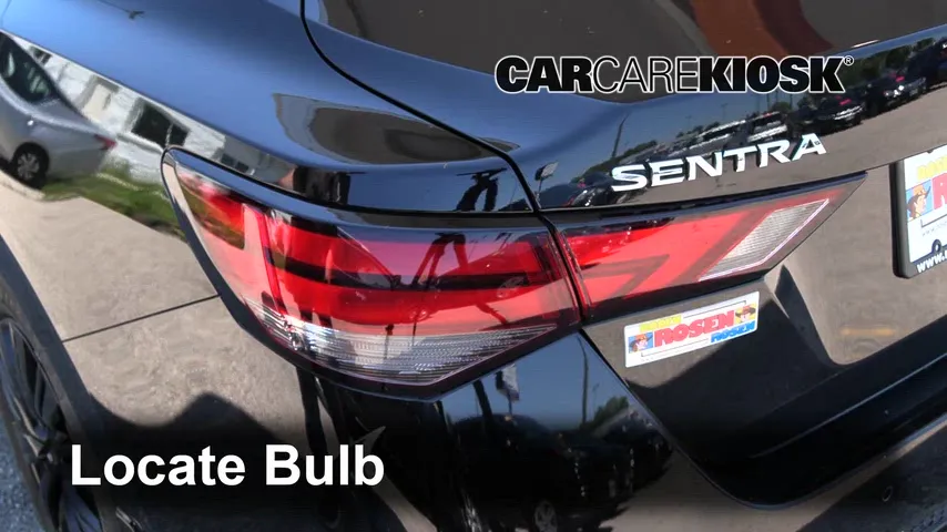 2020 Nissan Sentra S 2.0L 4 Cyl. Éclairage Feu clignotant arrière (remplacer l'ampoule)